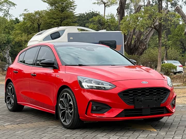 Фото 3 - Ford Focus