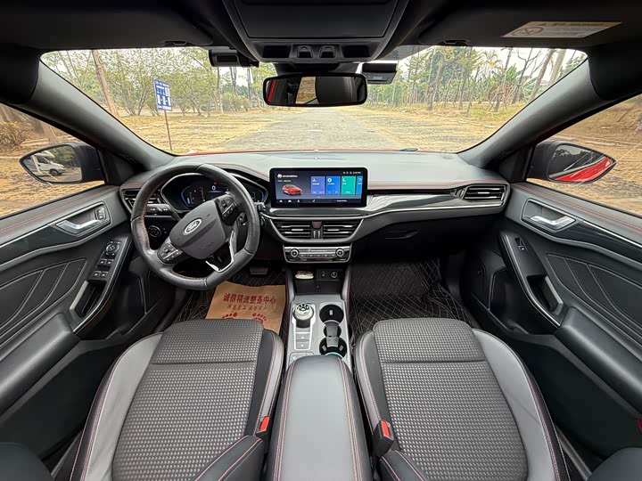 Фото 5 - Ford Focus