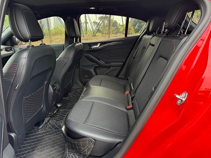 Фото 6 - Ford Focus