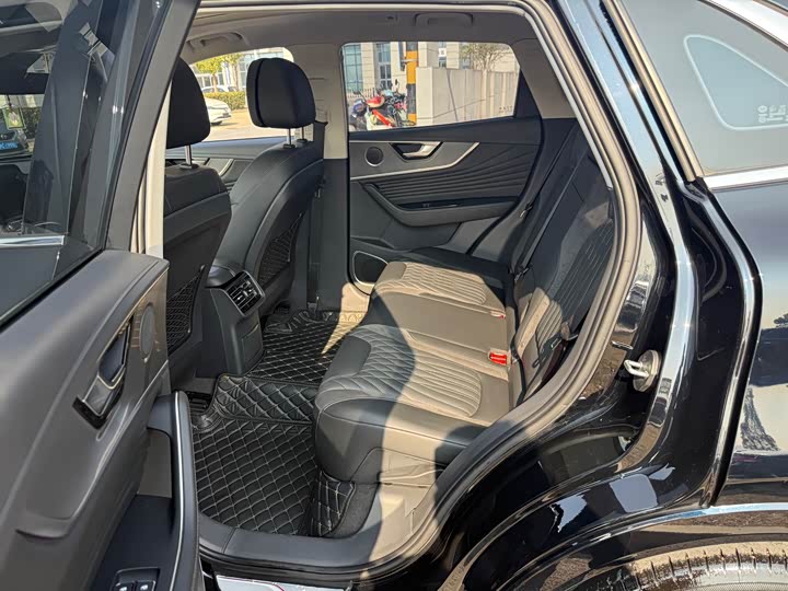 Фото 5 - Hongqi HS5