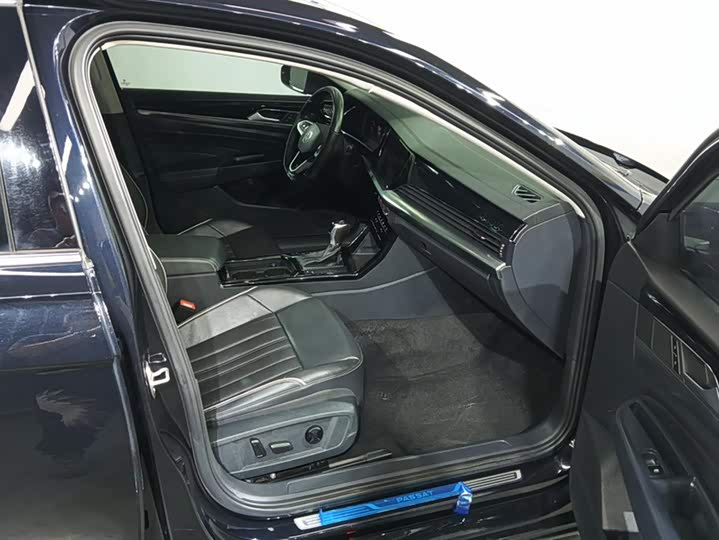 Фото 8 - Volkswagen Passat