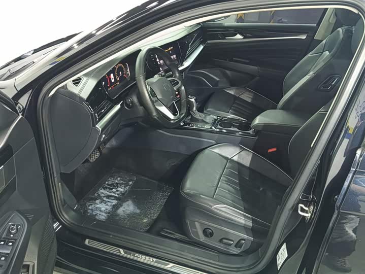 Фото 9 - Volkswagen Passat