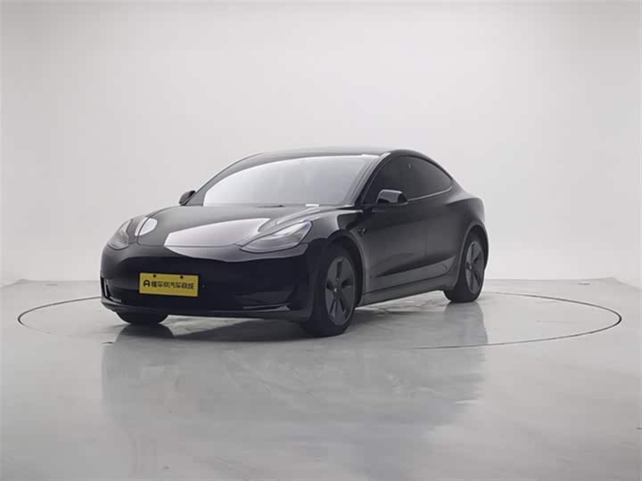 Фото 1 - Tesla Model 3