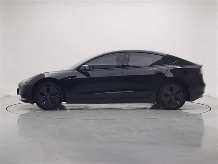 Фото 5 - Tesla Model 3