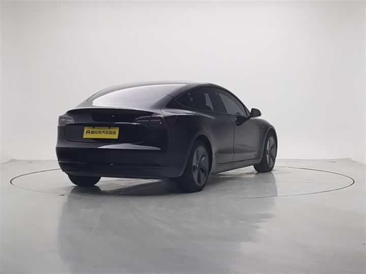 Фото 8 - Tesla Model 3