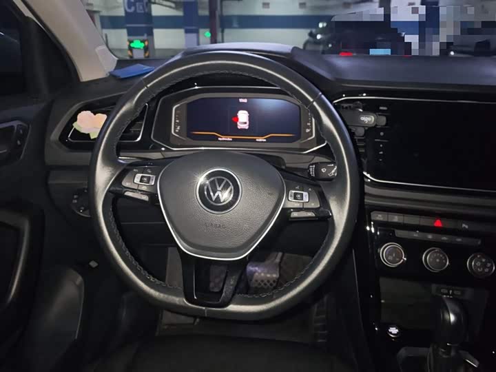 Фото 3 - Volkswagen T-Roc