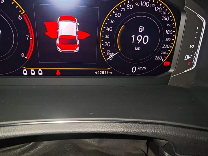 Фото 5 - Volkswagen T-Roc