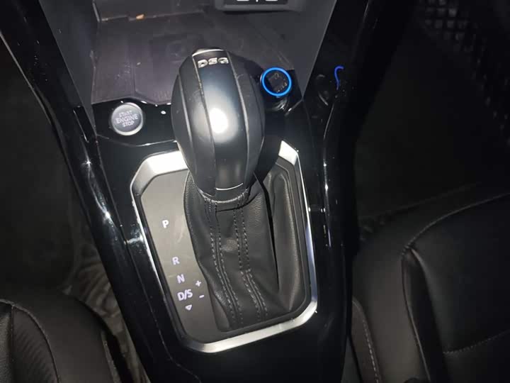 Фото 7 - Volkswagen T-Roc