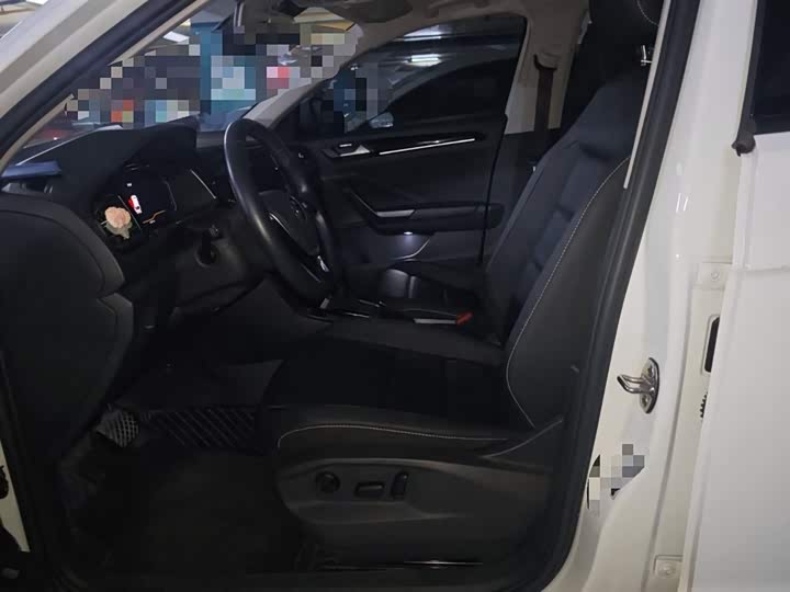 Фото 8 - Volkswagen T-Roc