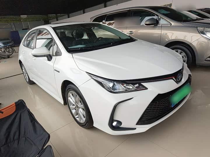 Фото 4 - Toyota Corolla