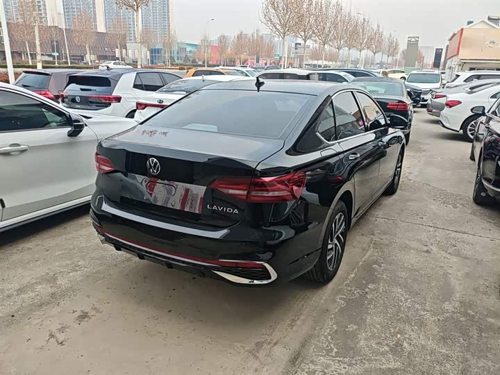 Фото 7 - Volkswagen Lavida
