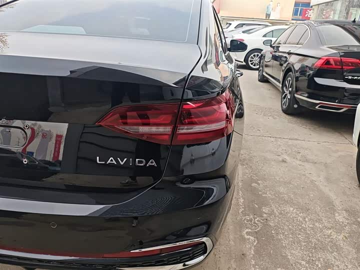 Фото 8 - Volkswagen Lavida