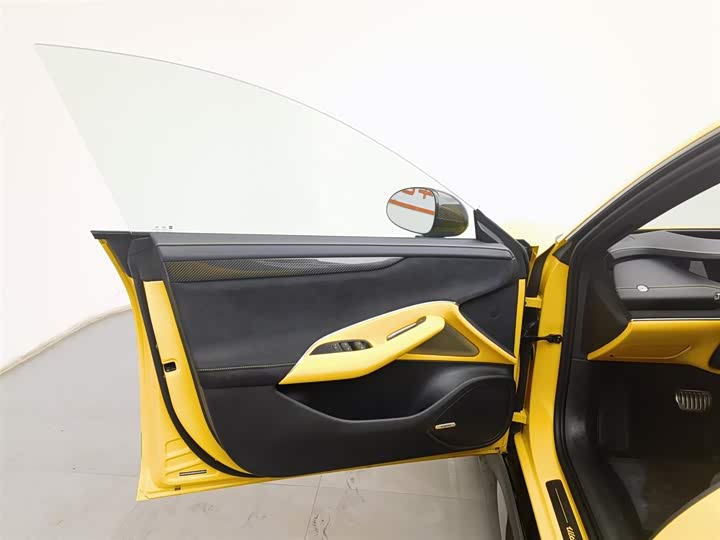 Фото 8 - Xiaomi SU7 Ultra