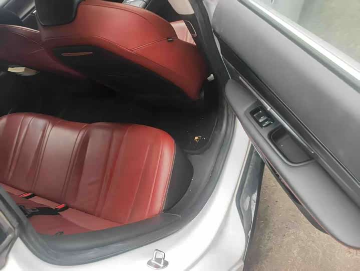 Фото 4 - XPeng P7