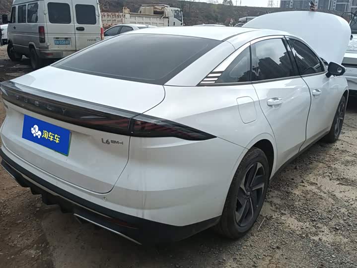 Фото 3 - Geely Galaxy L6