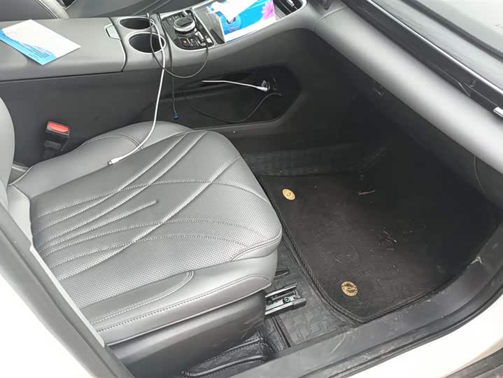 Фото 8 - Geely Galaxy L6