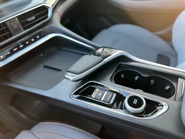 Фото 9 - Changan UNI-T