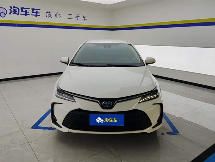 Фото 2 - Toyota Corolla