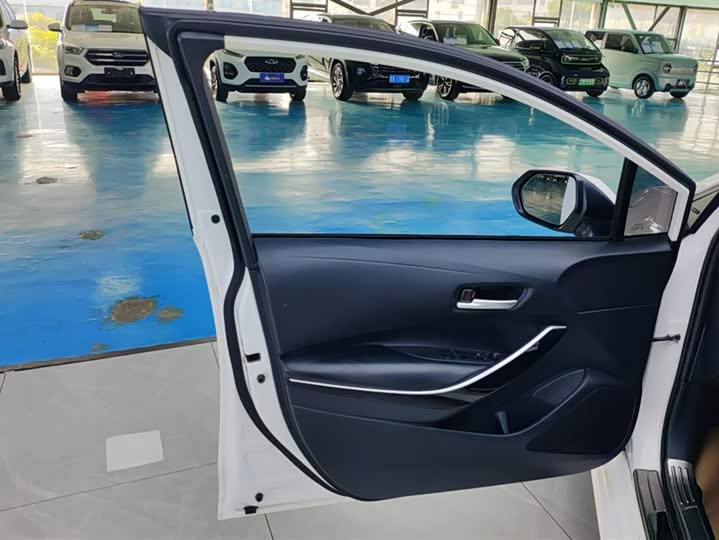 Фото 7 - Toyota Corolla