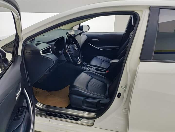 Фото 9 - Toyota Corolla