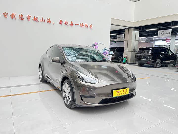 Фото 3 - Tesla Model Y