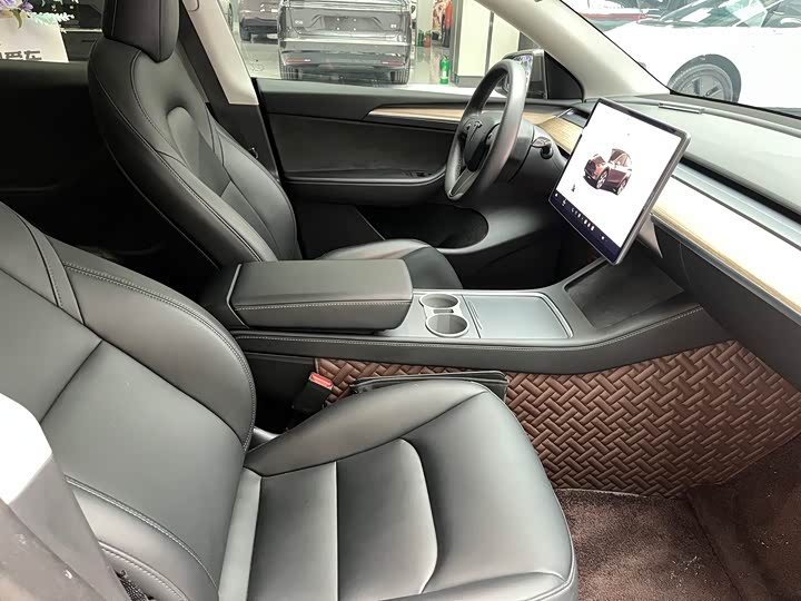 Фото 4 - Tesla Model Y