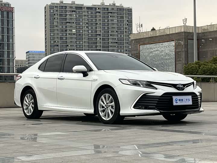 Фото 3 - Toyota Camry