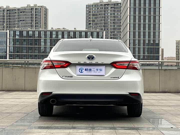 Фото 5 - Toyota Camry