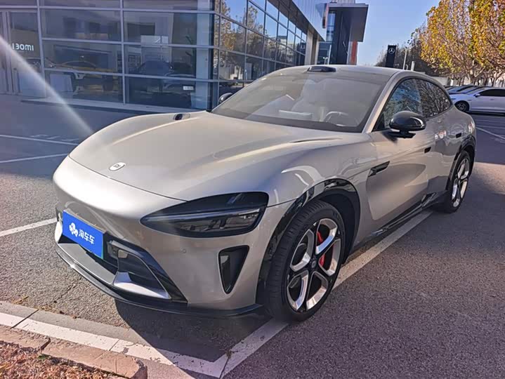 Фото 1 - Xiaomi YU7