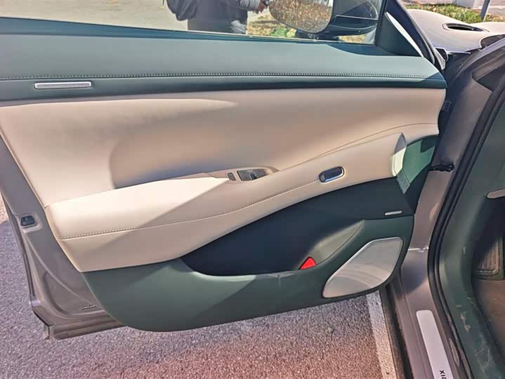 Фото 7 - Xiaomi YU7