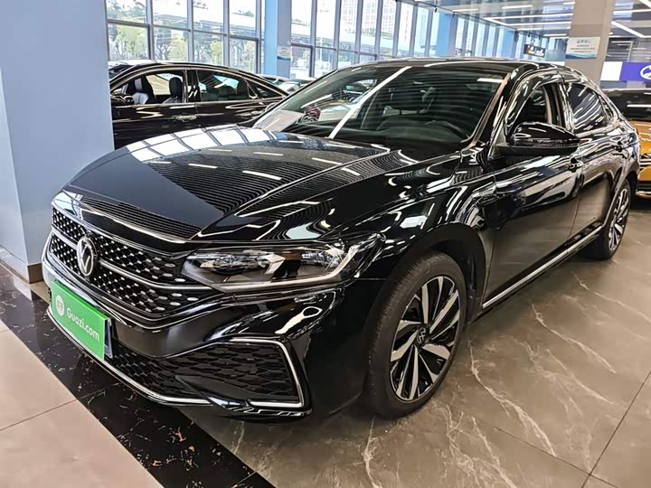 Фото 2 - Volkswagen Passat