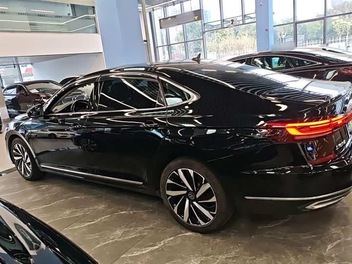 Фото 5 - Volkswagen Passat