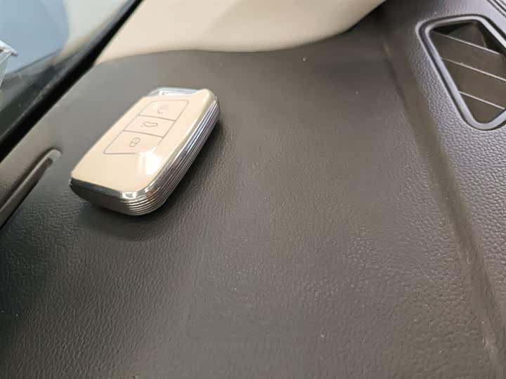 Фото 9 - Volkswagen Passat