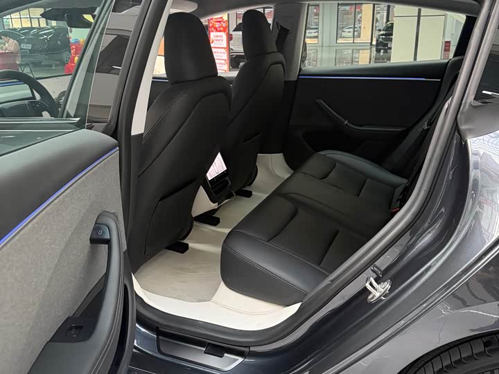 Фото 5 - Tesla Model 3