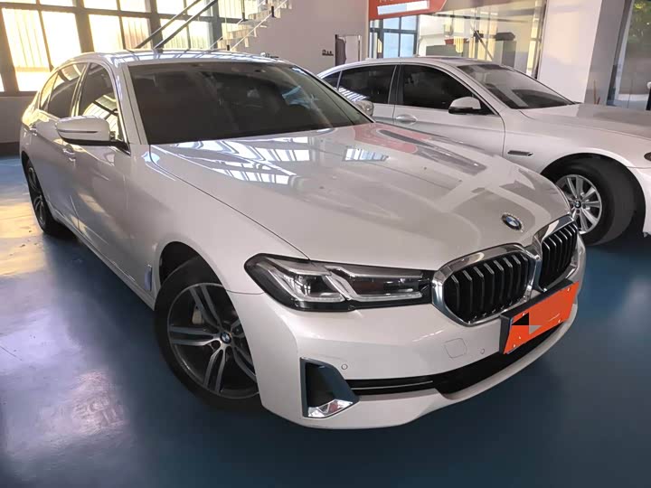 Фото 2 - BMW 5 Series