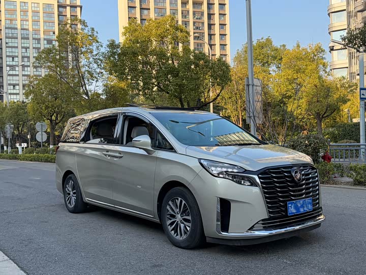 Фото 3 - Buick GL8 ES