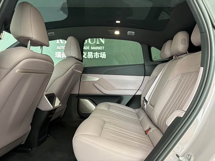 Фото 5 - Nio Onvo L60