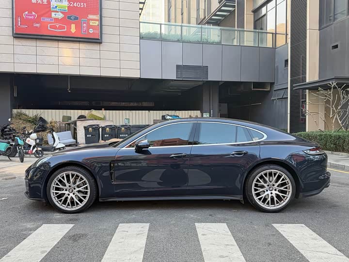 Фото 4 - Porsche Panamera