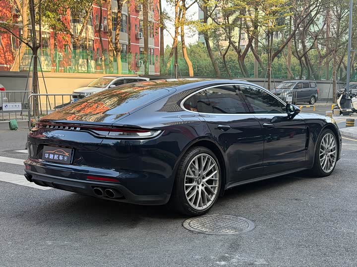 Фото 8 - Porsche Panamera