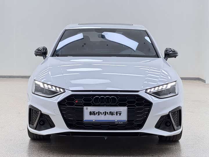 Фото 1 - Audi A4L