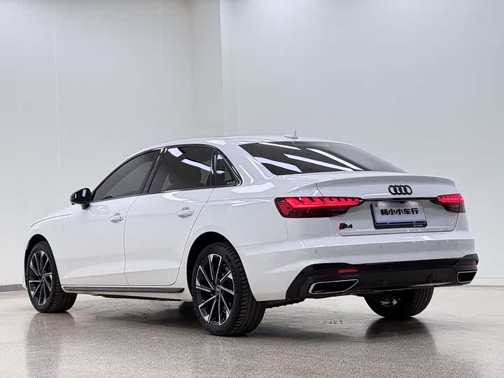 Фото 9 - Audi A4L