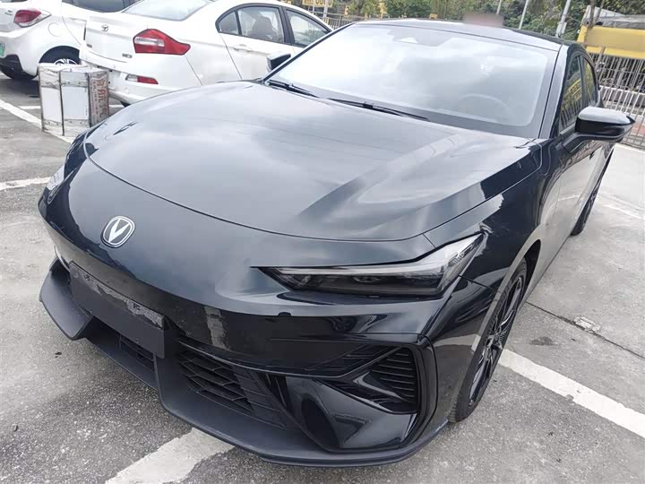 Фото 2 - Changan UNI-V