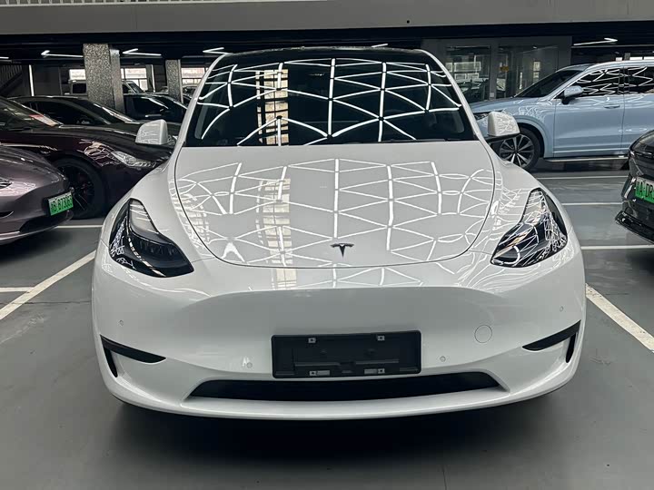 Фото 2 - Tesla Model Y