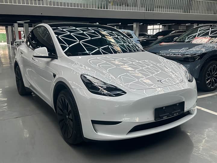 Фото 3 - Tesla Model Y