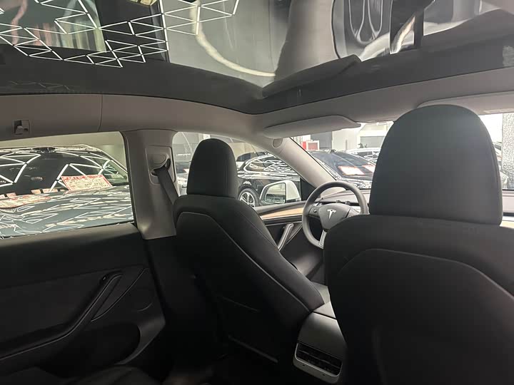 Фото 6 - Tesla Model Y