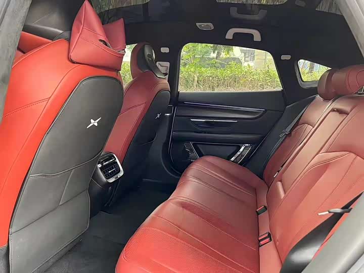 Фото 5 - XPeng P7