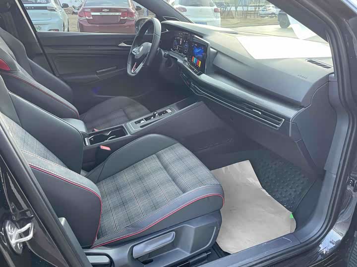 Фото 5 - Volkswagen Golf GTI