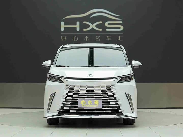 Фото 2 - Lexus LM