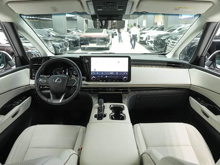 Фото 6 - Lexus LM