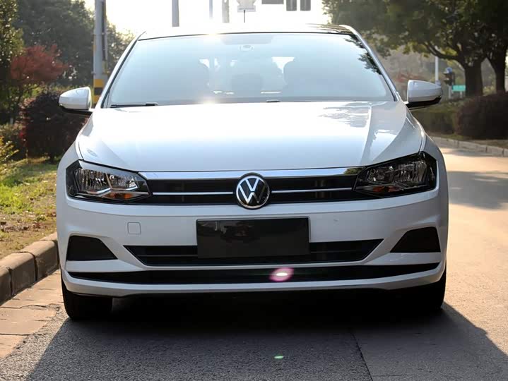 Фото 2 - Volkswagen Polo